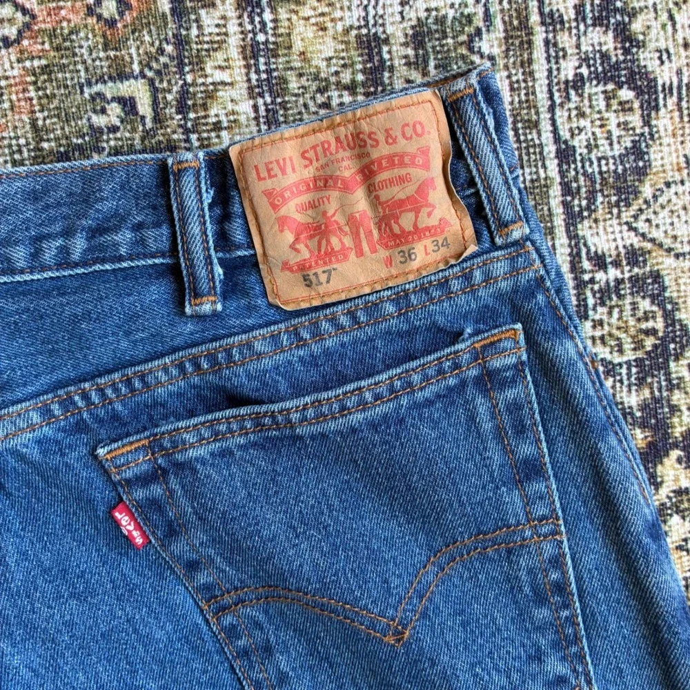 Levis 517 Mens Bootcut Medium Wash Denim Jeans Raw Hem Western cowboy Sz 36x33.5